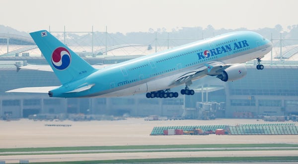 大韩航空班机异常！紧急迫降阿塞拜疆　乘客目睹引擎燃火花