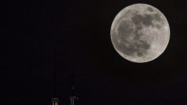 今年最大超级月亮将至　地平高度创14年最低
