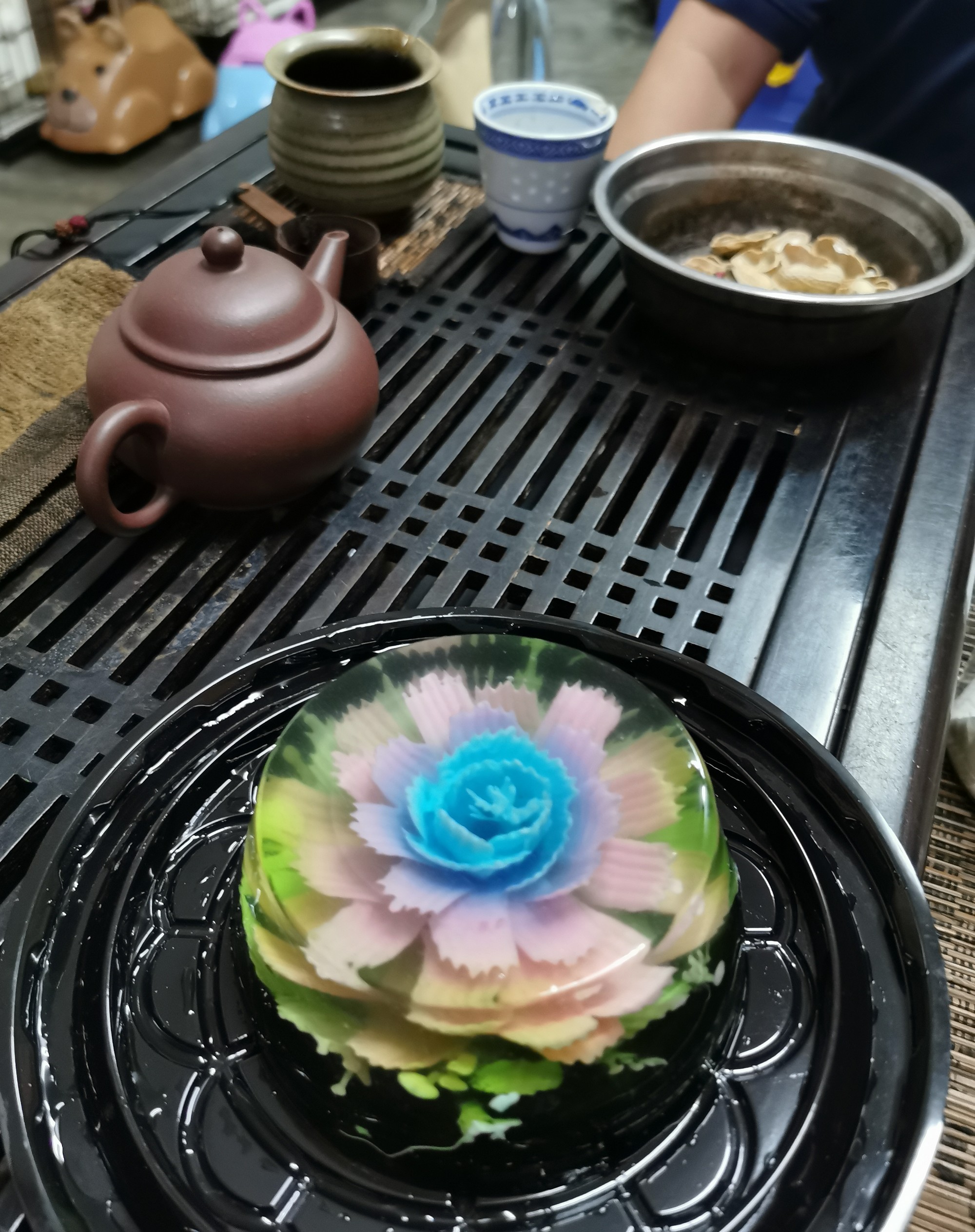   柔：时尚记事簿（7月23日见报）：发挥创意亲手制作，独一无二的3D燕菜花蛋糕