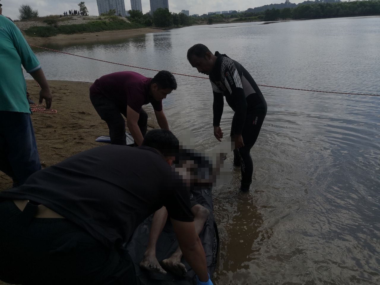甘榜峇卡峇都河边游泳  2罗兴亚少年溺毙