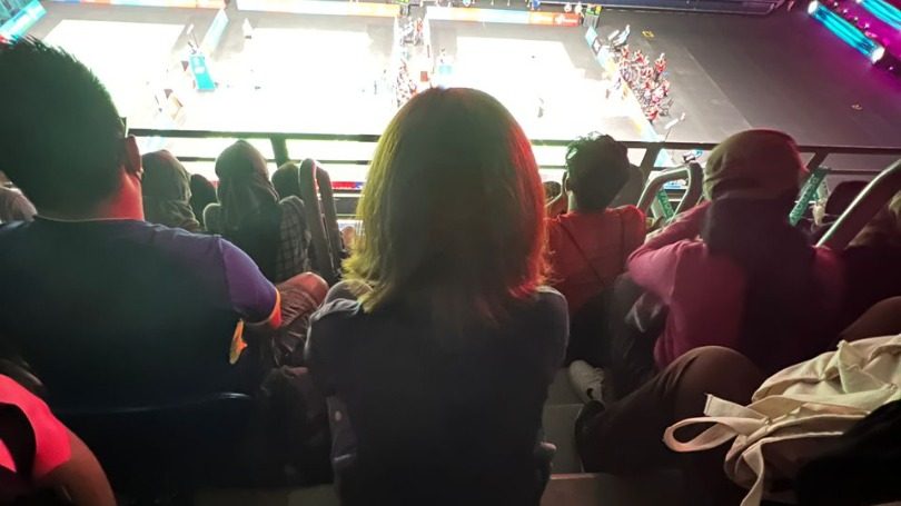 独家|亚通体育馆爆满 球迷投诉“花RM900坐地上”