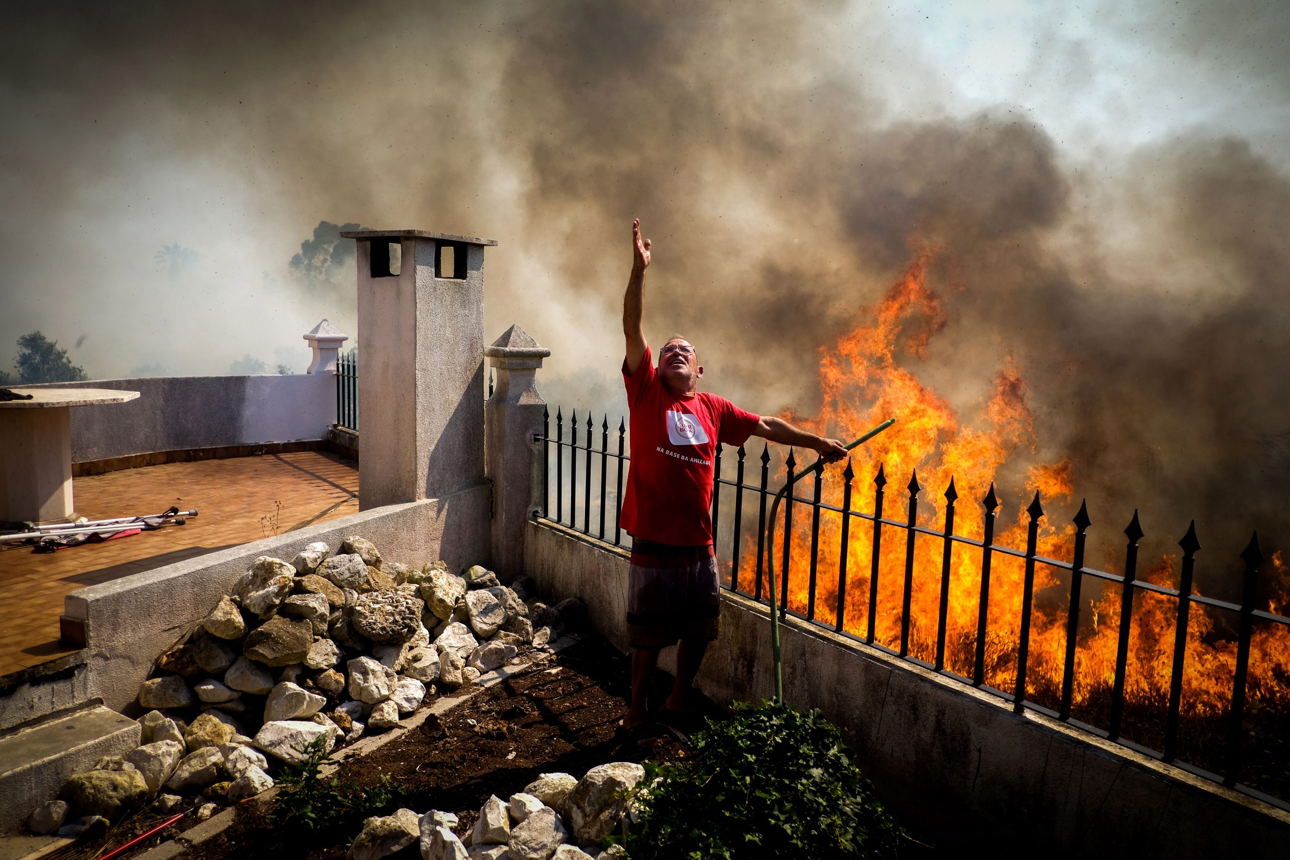 看世界／葡萄牙野火肆虐酿29伤 当局派逾3000消防员灭火
