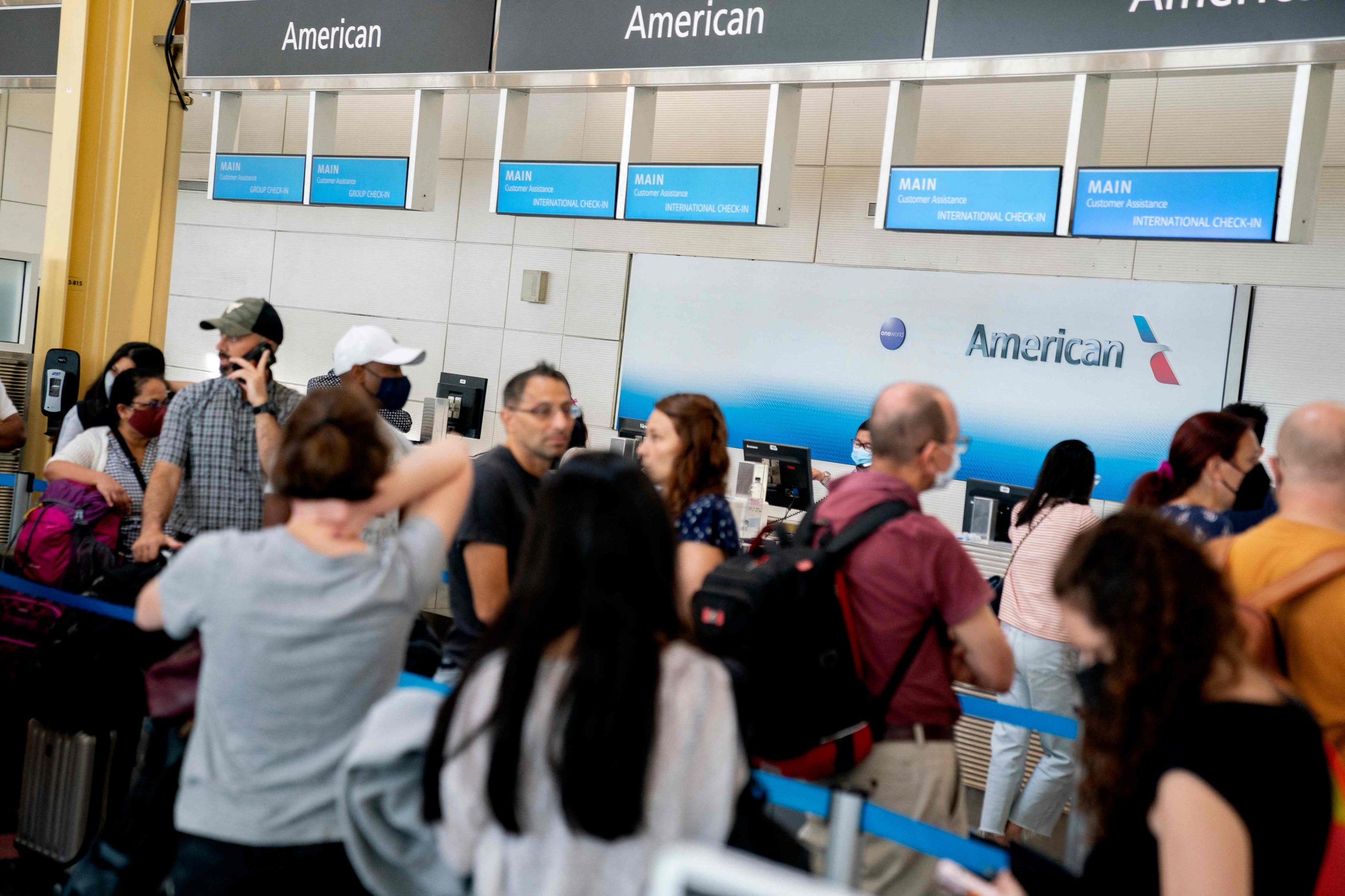 航空业人手短缺 美国独立日高峰近600航班取消