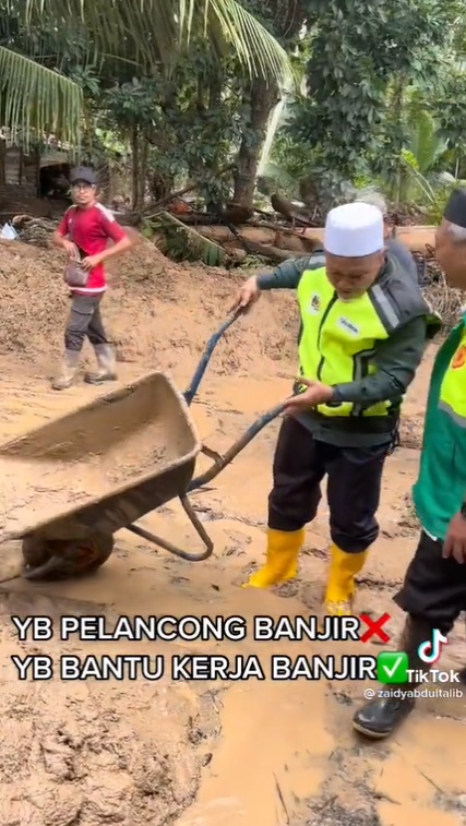 视频 | 环境部长清理烂泥被骂作秀·网民：衣服乾净 摄影师围绕