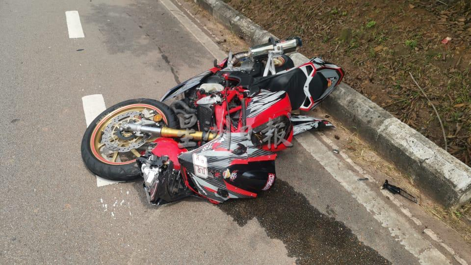 （古城版）摩托车与轿车相撞死亡车祸