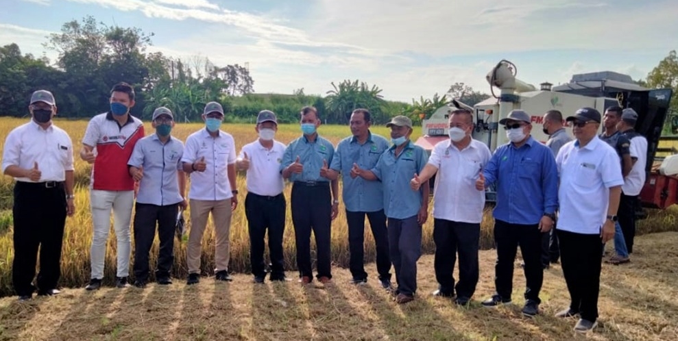 （大北马）槟州政府移交近20万农具给威北稻农