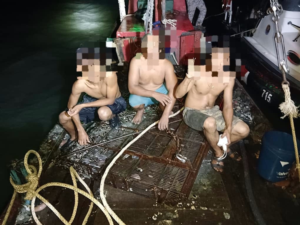 （大北马）玻港口海域禁捕裂痕蛤蜊，3渔夫擅闯违法被捕