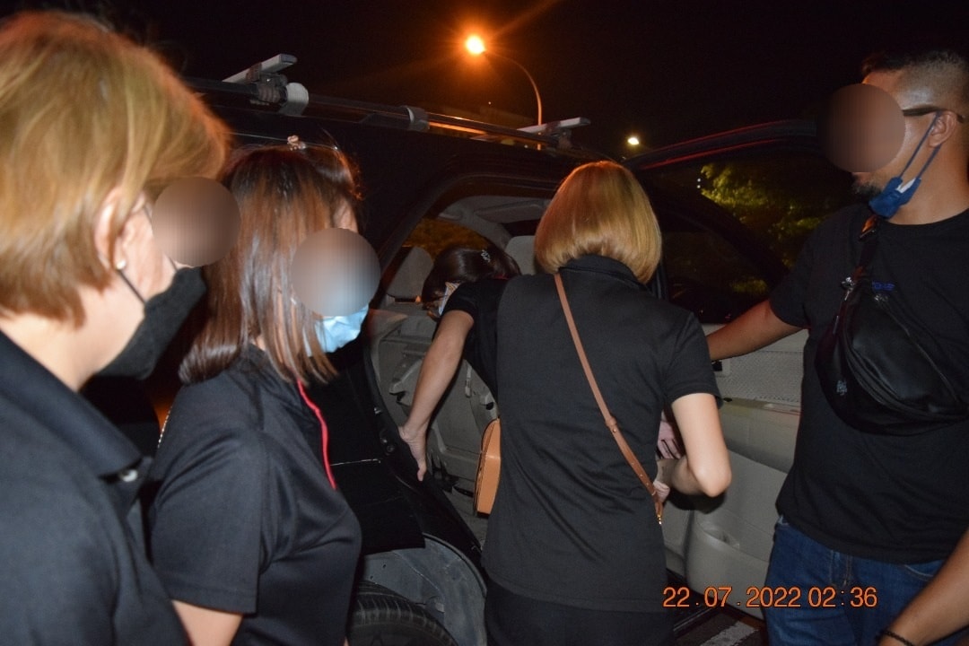 （已签发）柔：移民局破引进泰国按摩师非法集团，捕1主谋及27名涉案人士