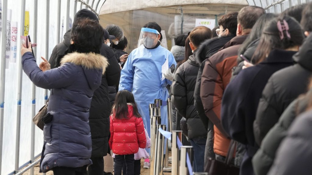 韩国疫情出现反弹  25日起入境首日须做核酸检测