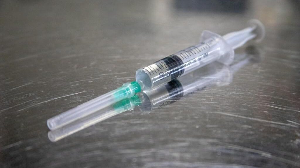 中国加速研发mRNA疫苗 招募曾染疫者受试每人5271令吉