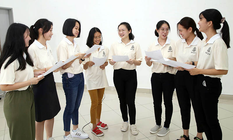 2021年STPM发榜 | 槟华女中个人成绩优异 82考生100%及格率