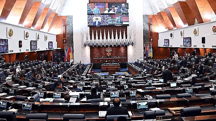 Parliament to dissolve by October, Umno’s Top 5 discuss ‘auspicious date’