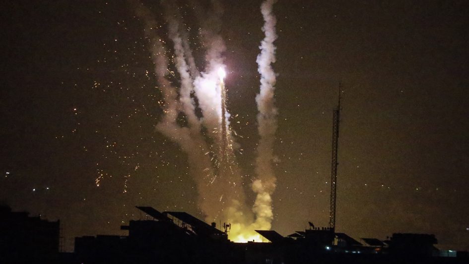 以色列空袭加沙逾15人丧生