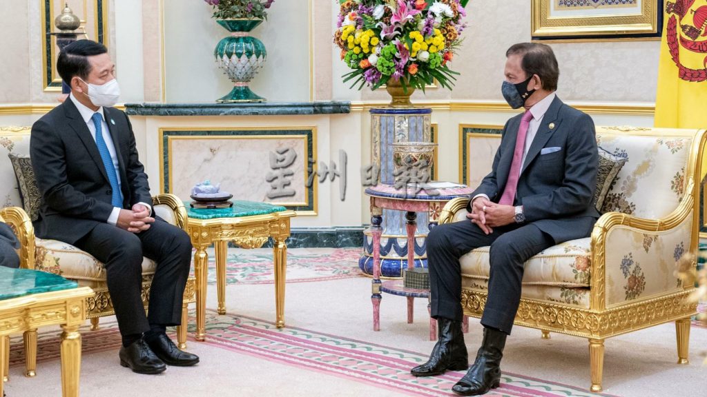 讨论两国双边合作． 寮国副总理觐见会苏丹