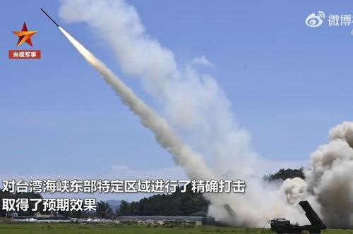 东部战区实弹射击用“钻地弹头”东风-15导弹　