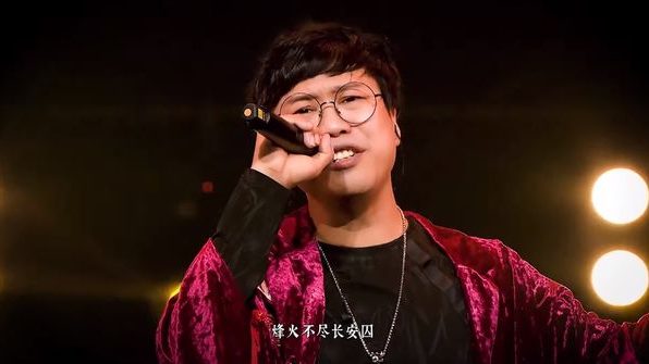 中国歌手劈腿多女最小19岁 渣行曝光退出演艺圈