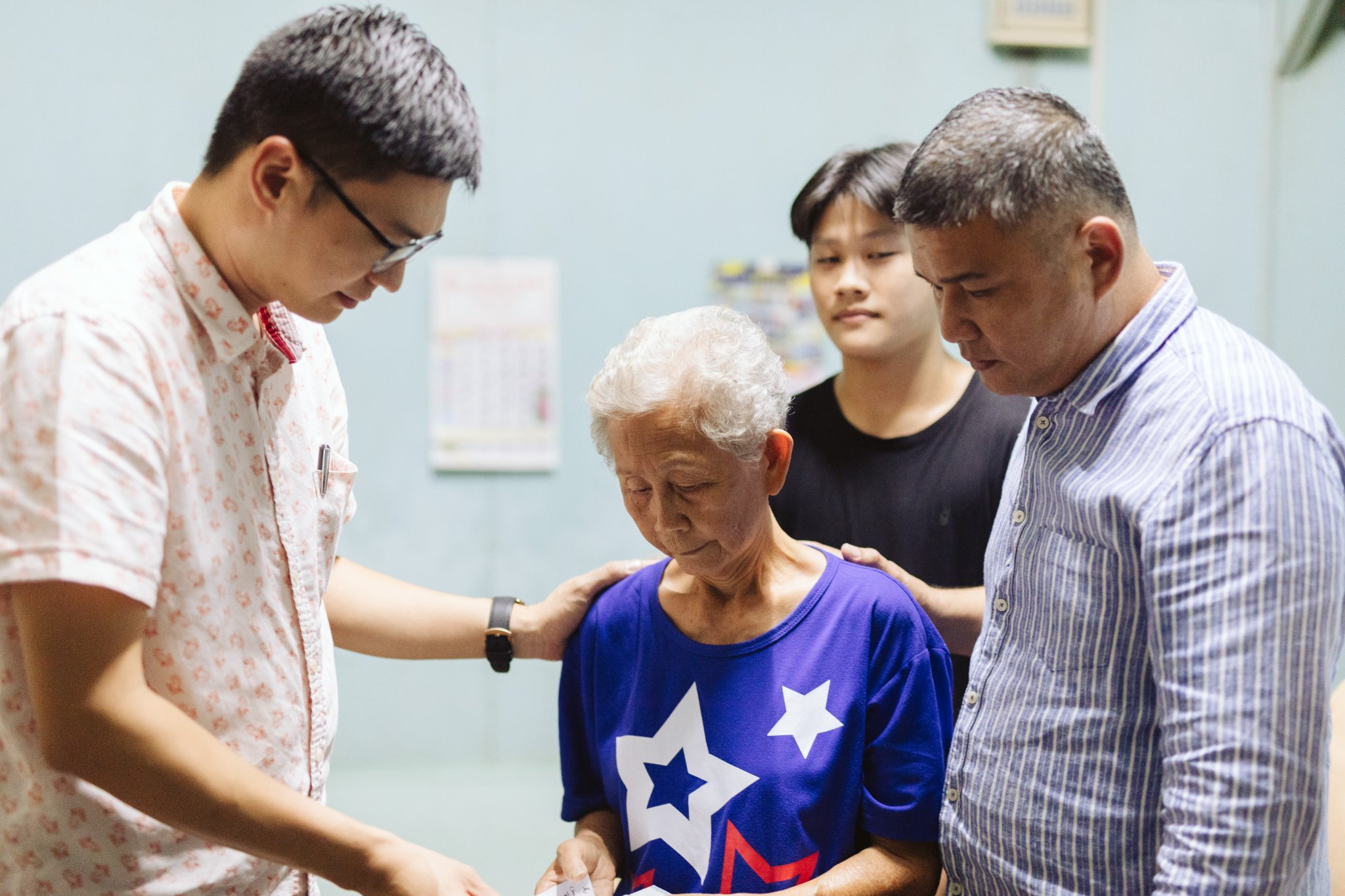 儿子工作受伤入院 70岁母对未来开销一筹莫展