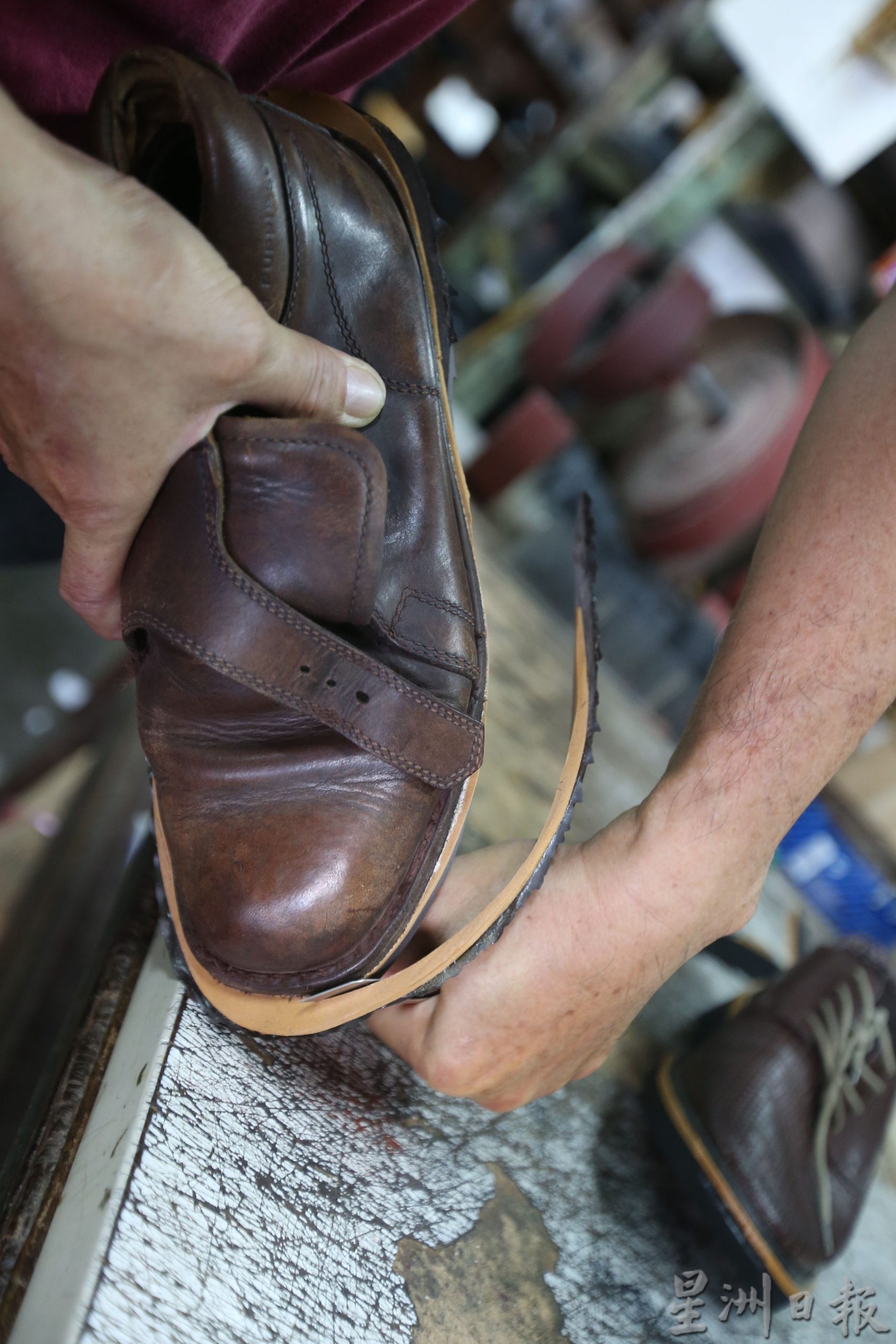 制鞋业衰退供应补鞋匠原料 联华皮料转型求存