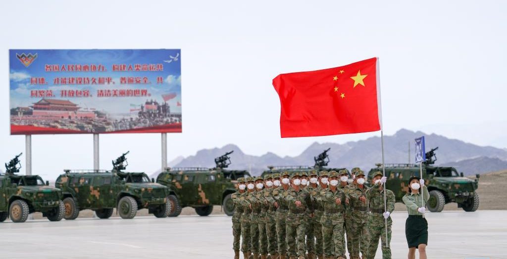 国际军事比赛在华揭幕　首日步战车赛解放军领先