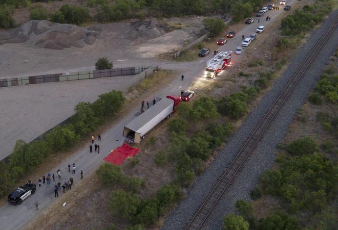 墨西哥：45人藏身卡车“暗格”冒死偷渡被拦截