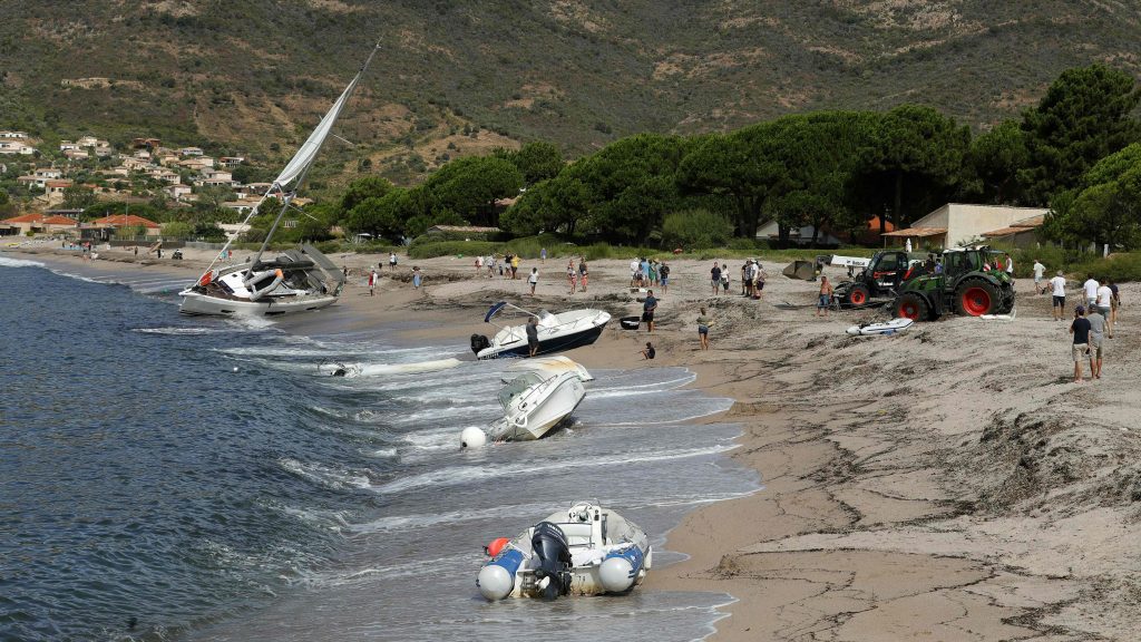 强风暴袭击法国科西嘉岛 2死12伤