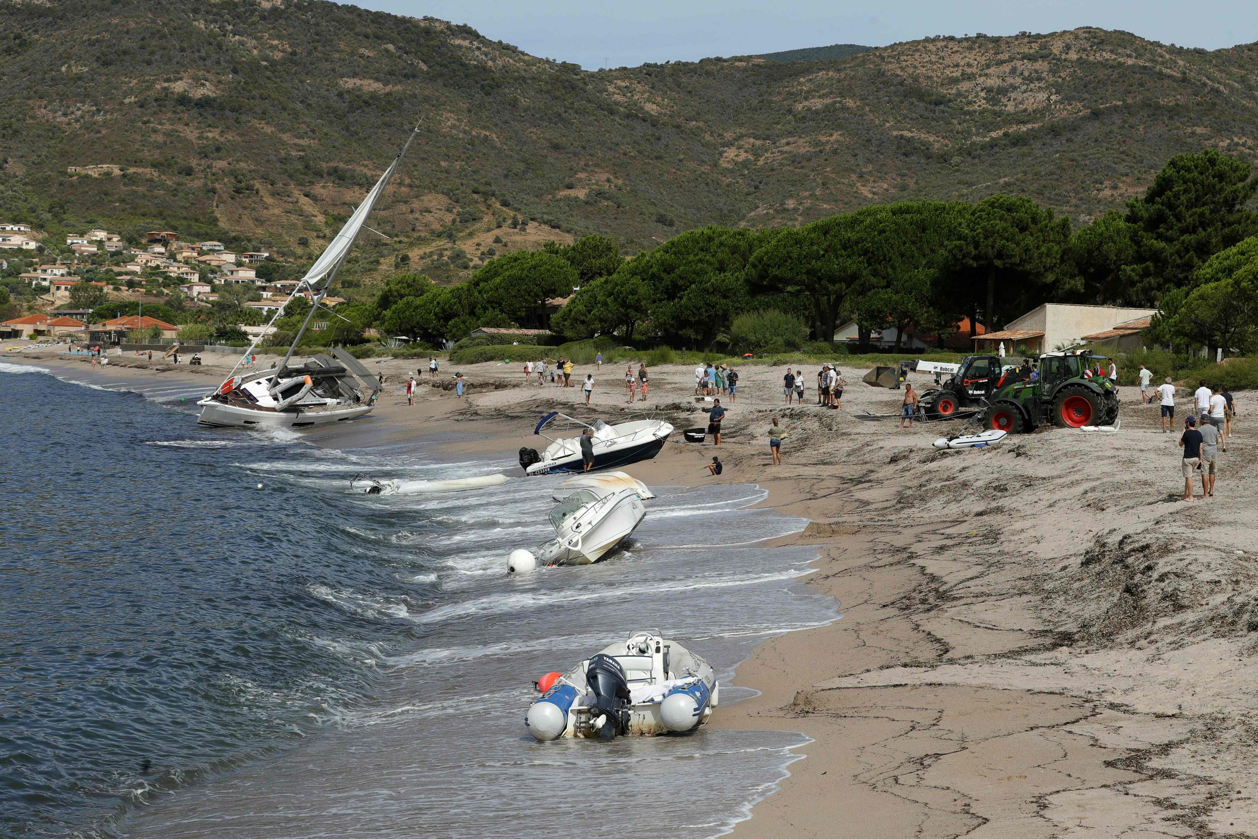 强风暴袭击科西嘉岛 致2死12伤