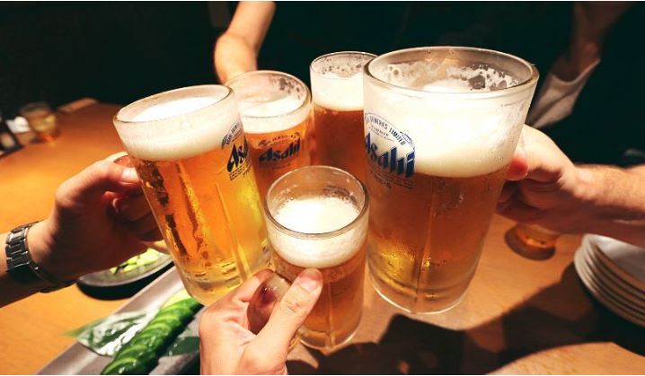 拼盘／日本鼓励年轻人多喝酒增税收