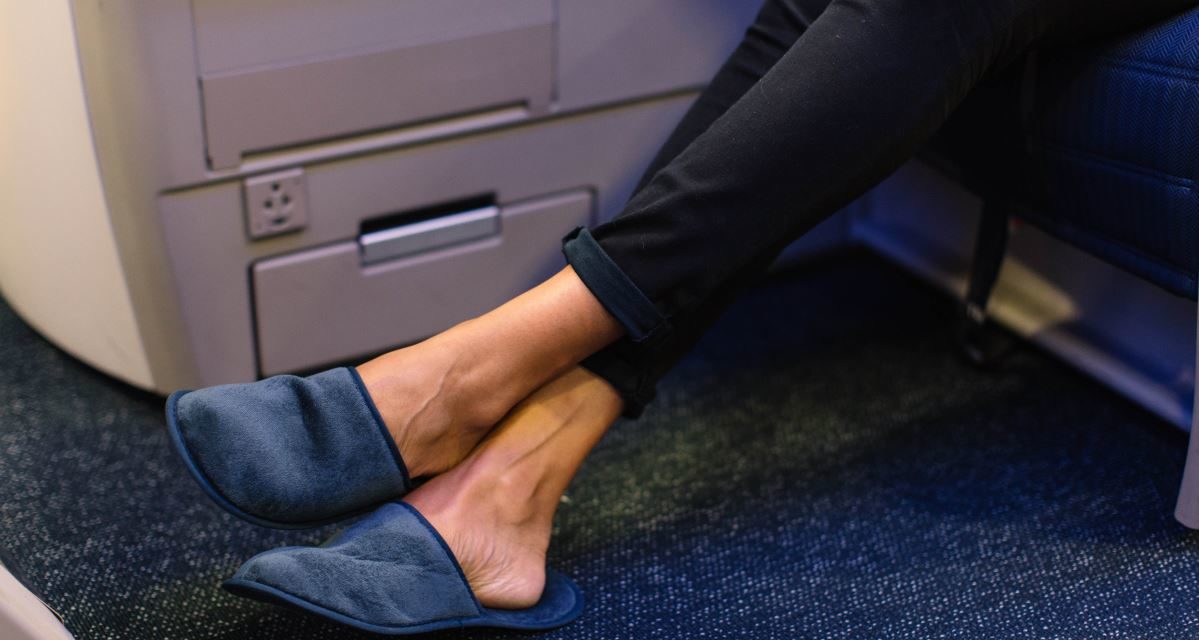 搭飞机千万别穿凉鞋、拖鞋　前空服员警告：超危险！