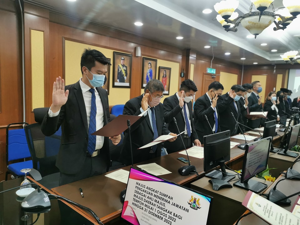 柔：新闻：有效解决民生课题  8马华县议员电话公开