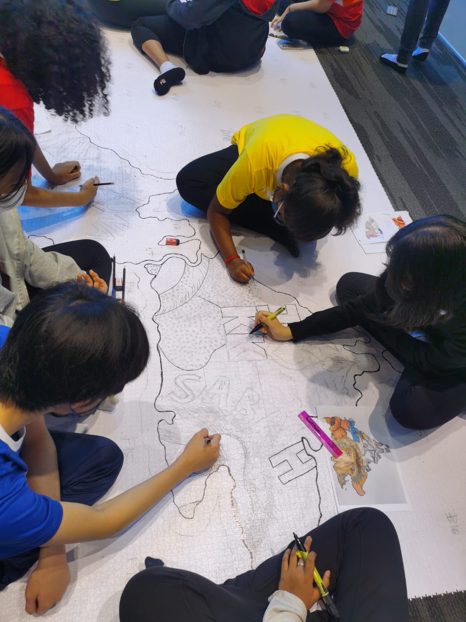 泰莱艺术系学生Puzzle Planet创作 来看全马最大地图拼图