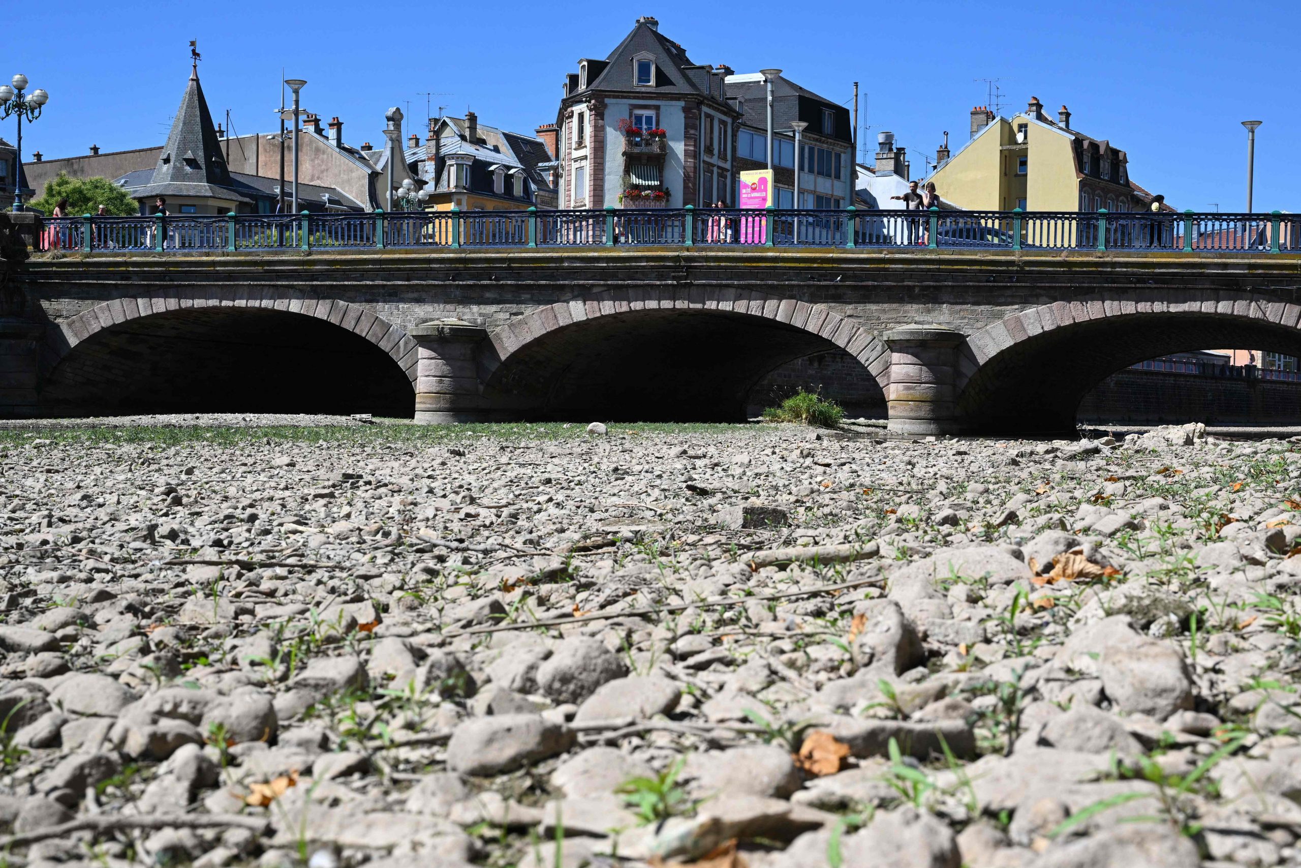 看世界 欧洲多条大河乾涸打击航运 科学家：乾旱或500年来最严重