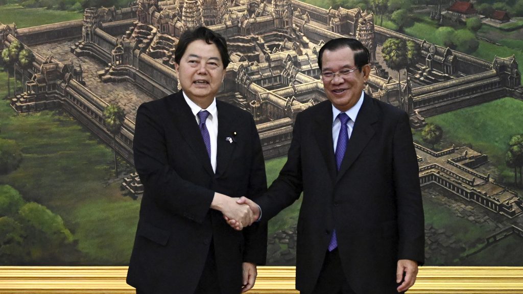 日外长晤柬总理  批413亿日圆贷款