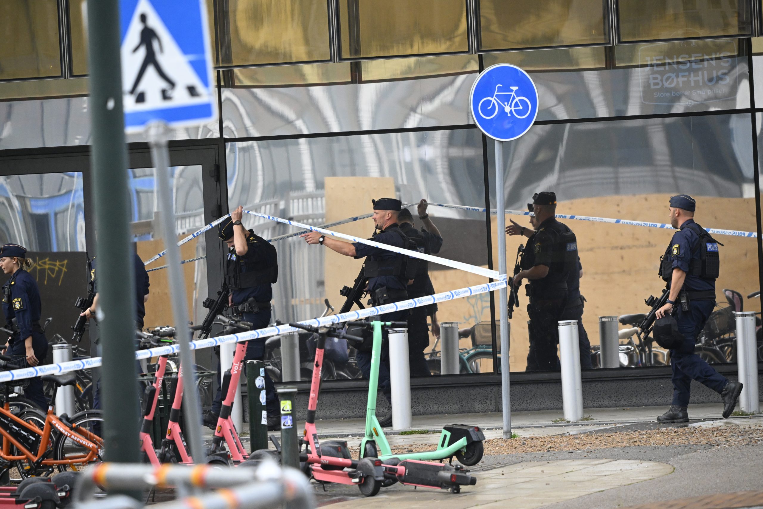 看世界／瑞典购物中心枪击1死1伤 警逮捕1少年