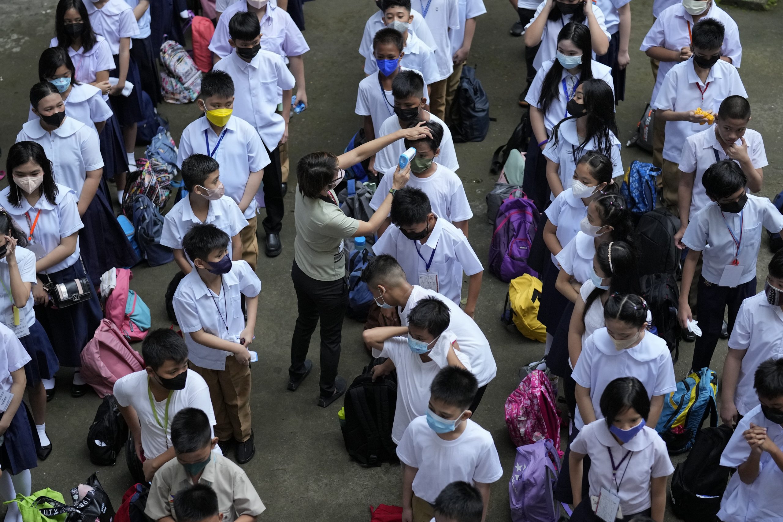  菲律宾关闭两年多的学校终于重开
