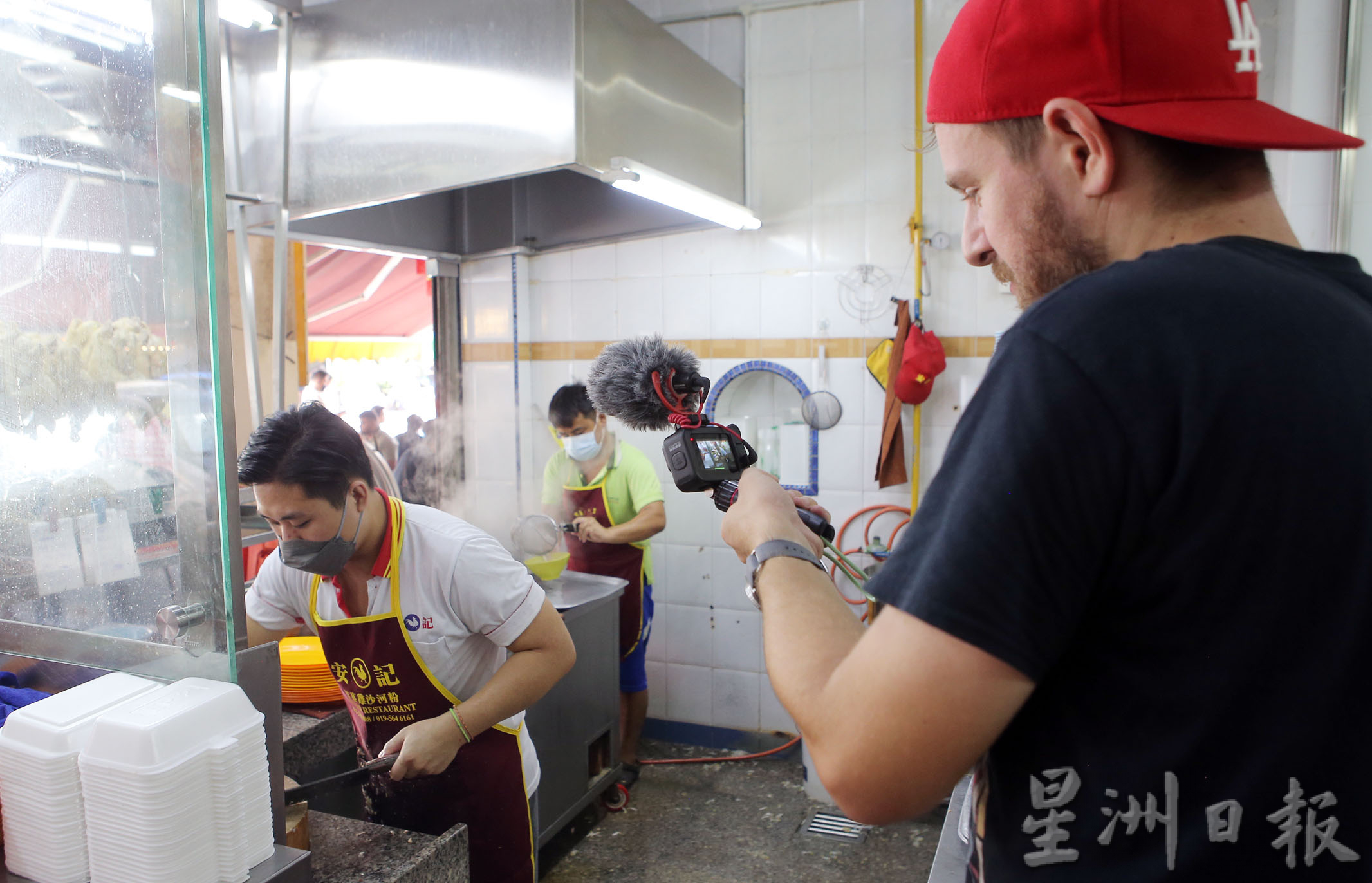 霹：第二版头／大马烹饪大师网红   怡保拍摄街头美食尝芽菜鸡