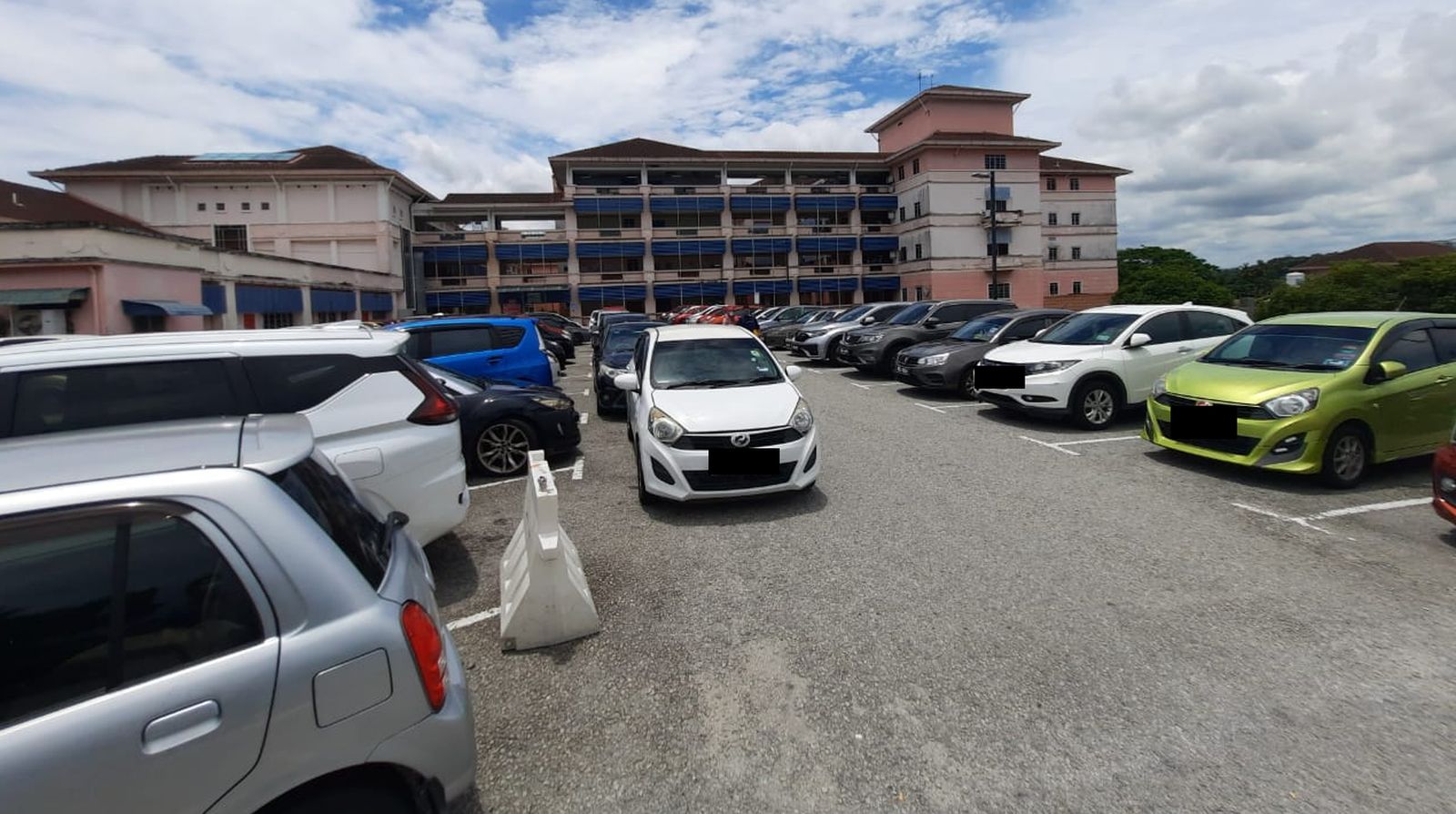 （古城封面主文）马六甲中央医院一站式停车场11月操作，解决停车位不足问题