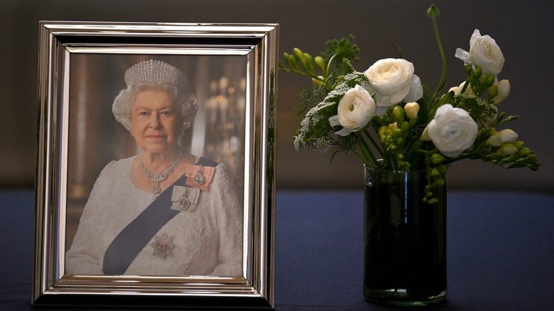 英女王丧事为重 英央行延后宣布升息决策