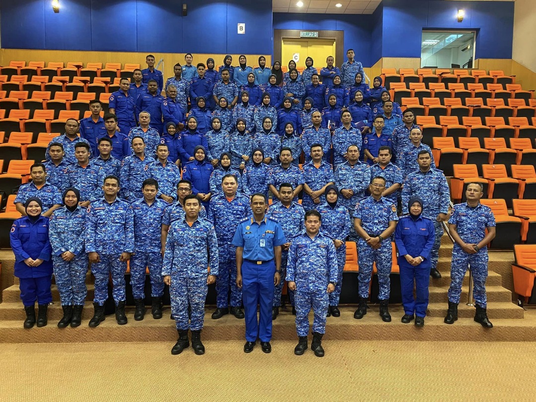 彭亨州的马来西亚民防部队（APM）350名成员应对水灾