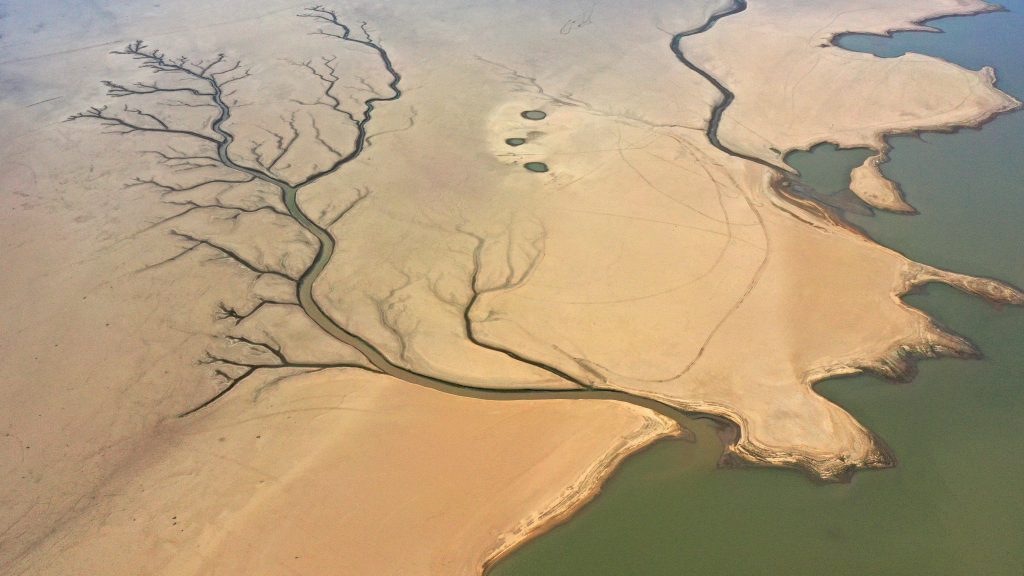 中鄱阳湖进极枯水期 再破70年纪录