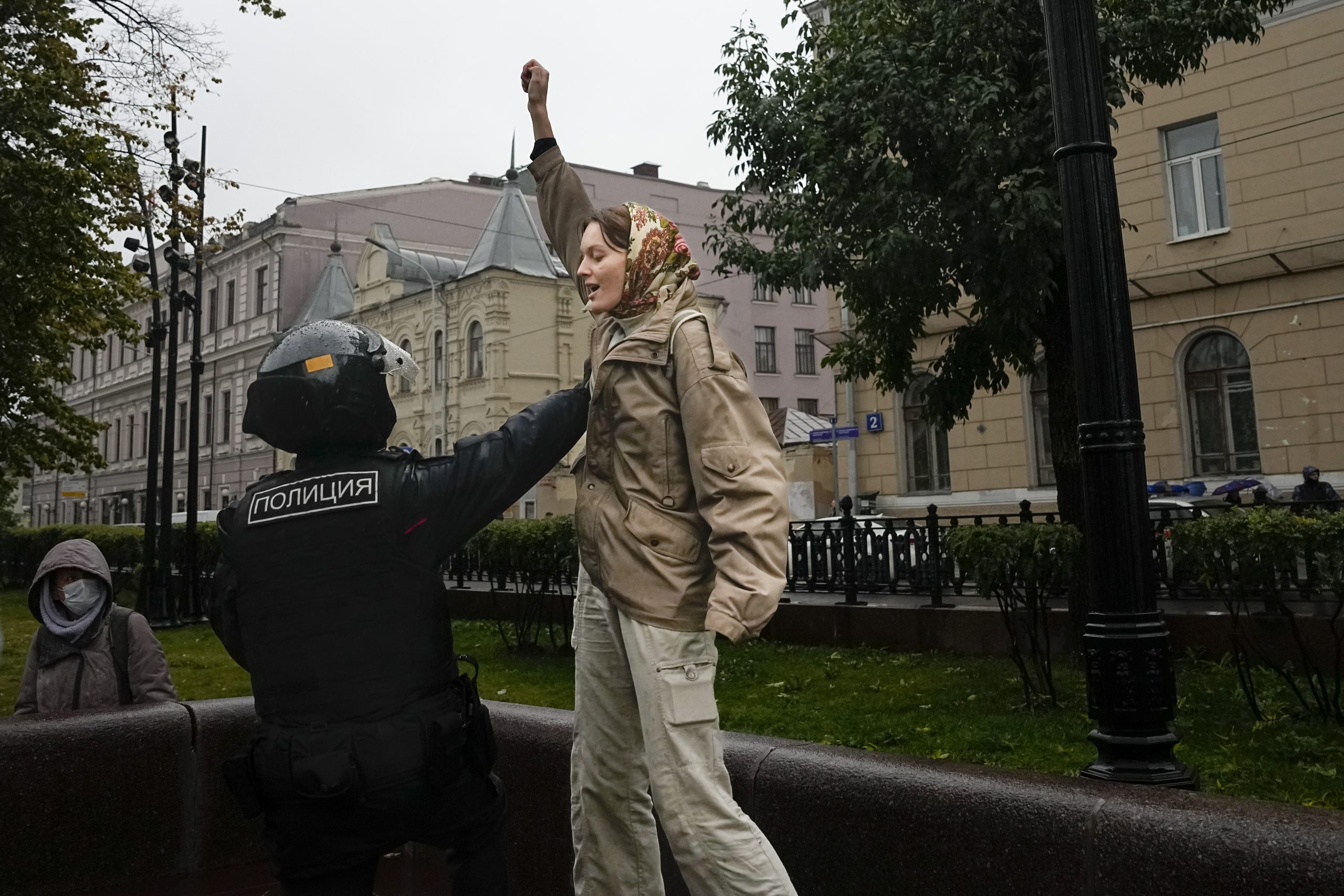 俄罗斯克拉 : 2022年2月26日在奥胡斯丹麦举行的反战示威. 举着反战横幅 编辑类库存照片 - 图片 包括有 政府, 演示: 242314443