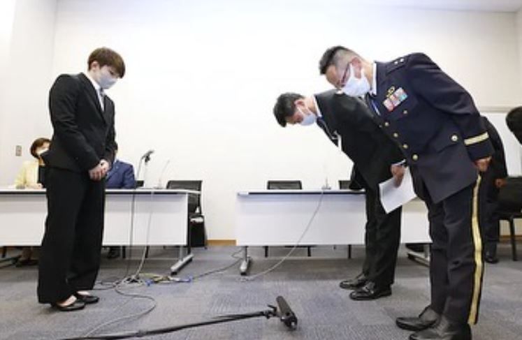 女兵遭15男队员性骚 日本自卫队公开道歉