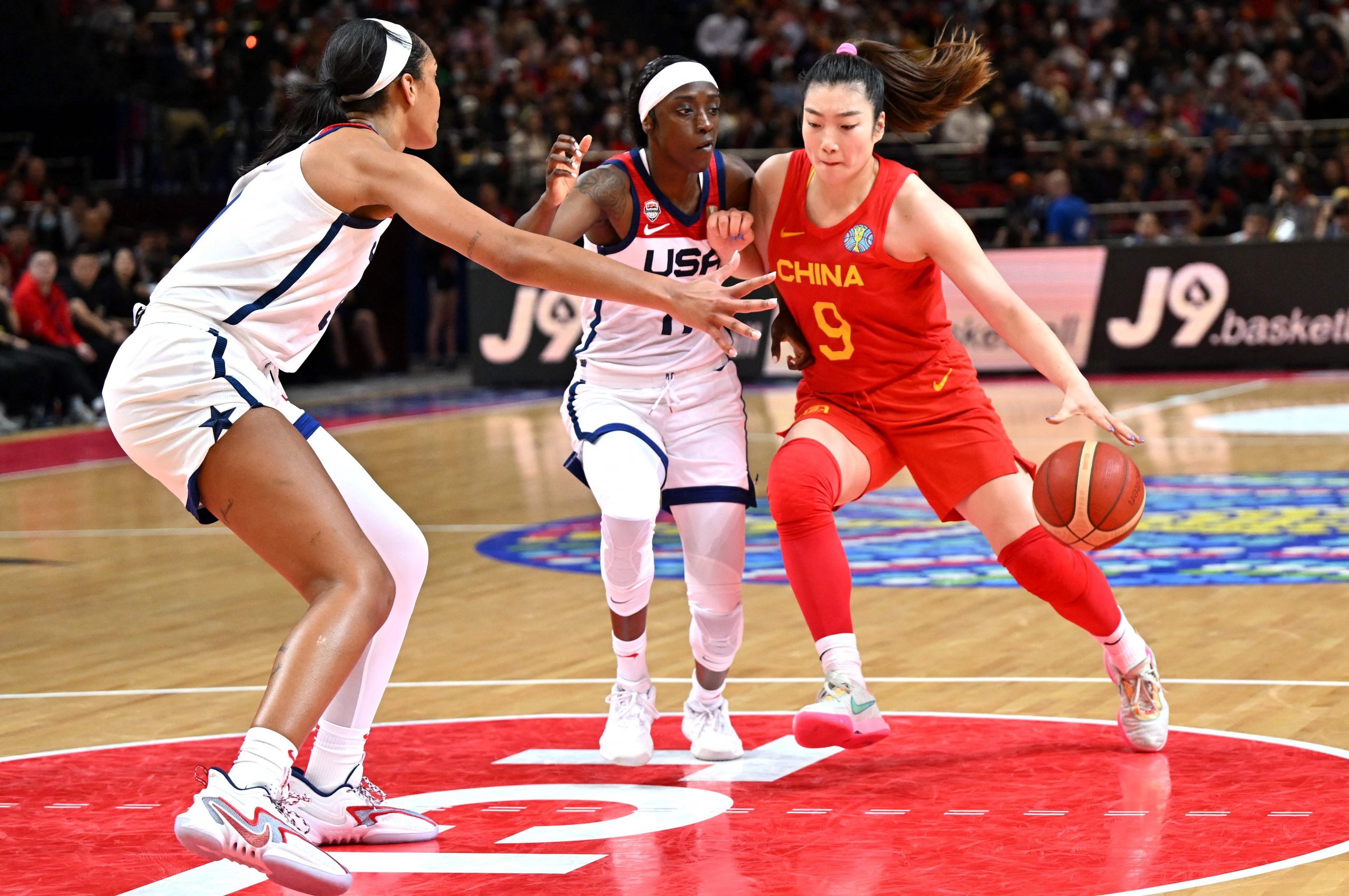 女篮世界杯|失误连连不敌美国  中国女篮吞首败