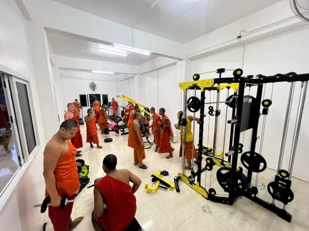 寺庙设健身房 僧人也要健身