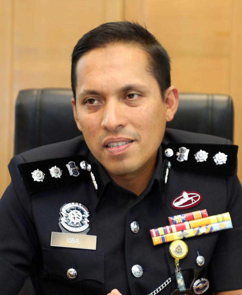 依峇年41岁任沙亚南警区主任 “成功凭努力非因年轻”