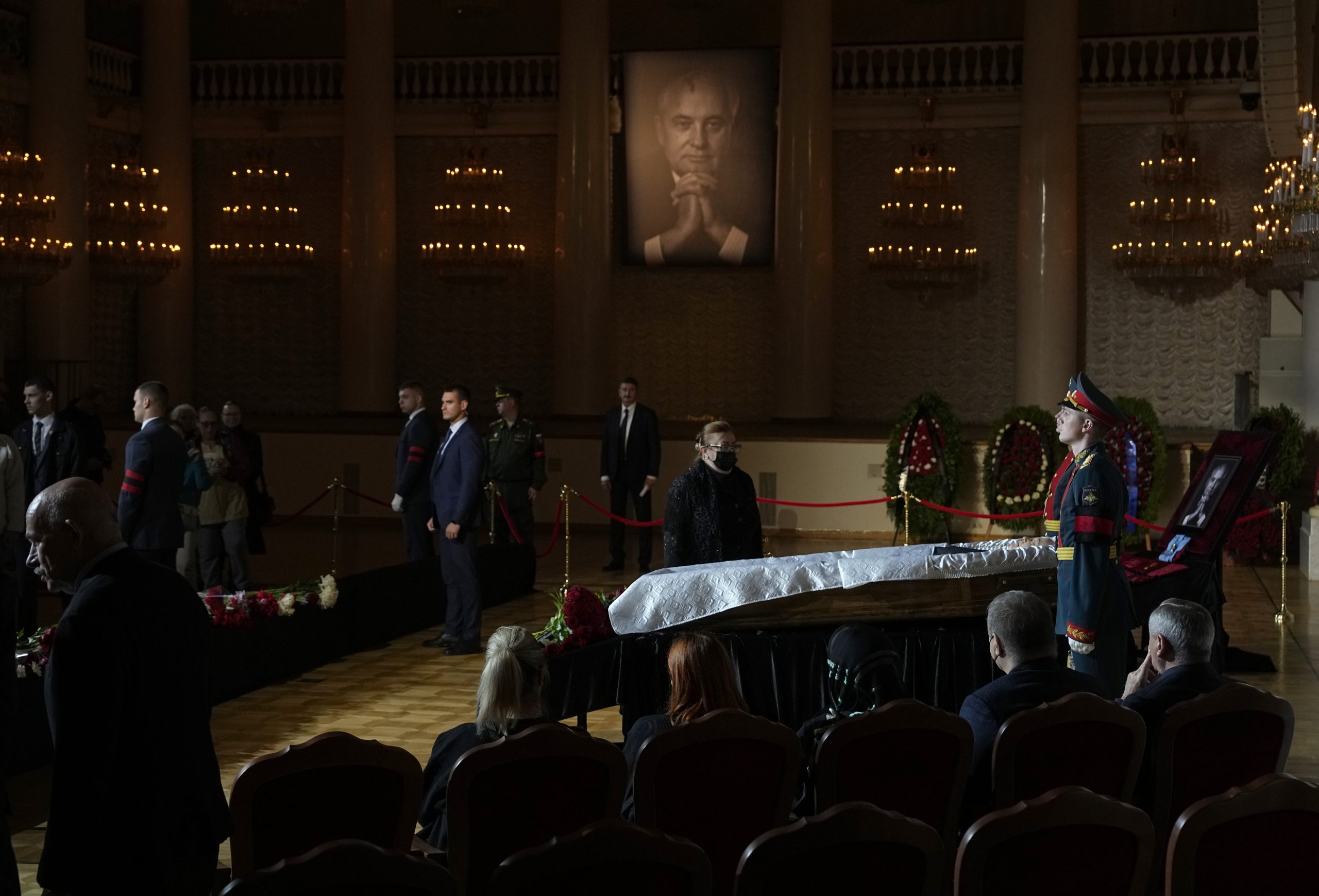戈尔巴乔夫葬礼举行  俄罗斯民众吊唁告别