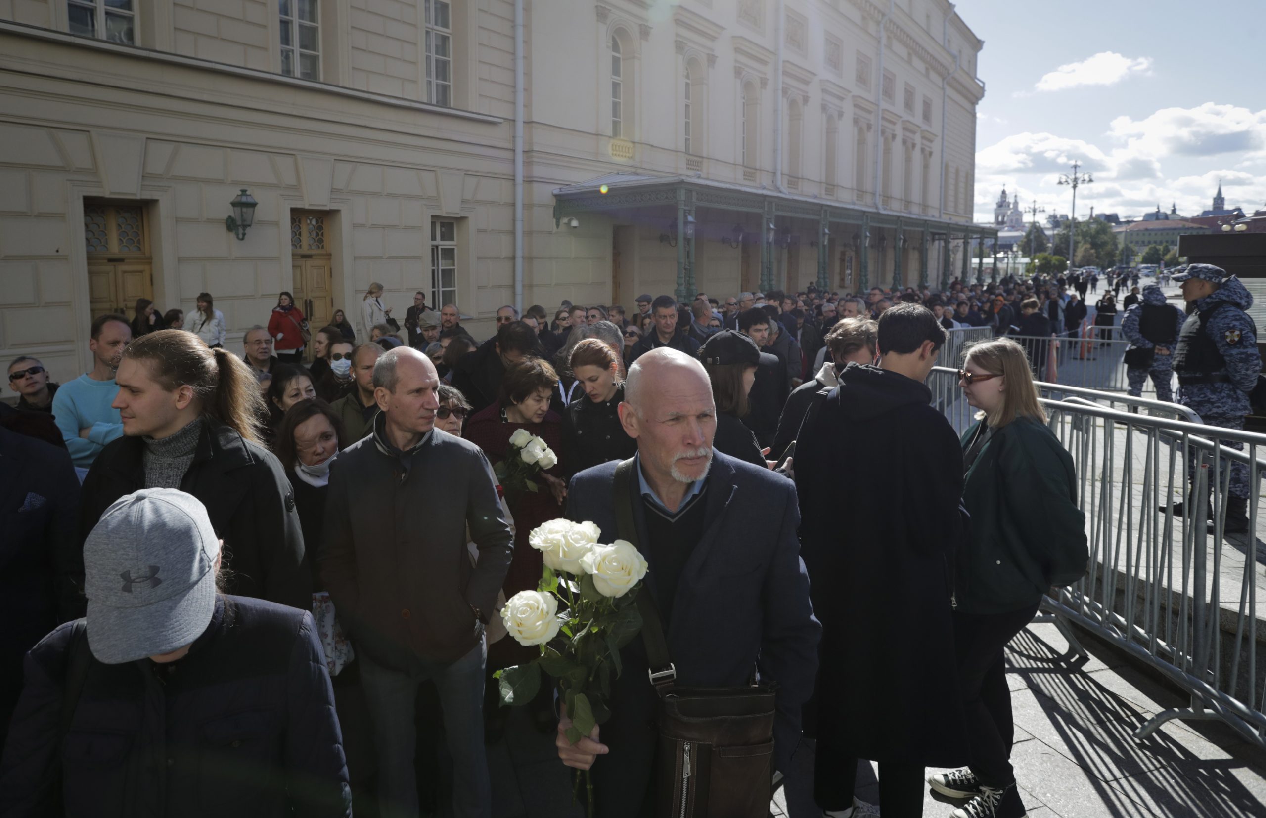 戈尔巴乔夫葬礼举行  俄罗斯民众吊唁告别