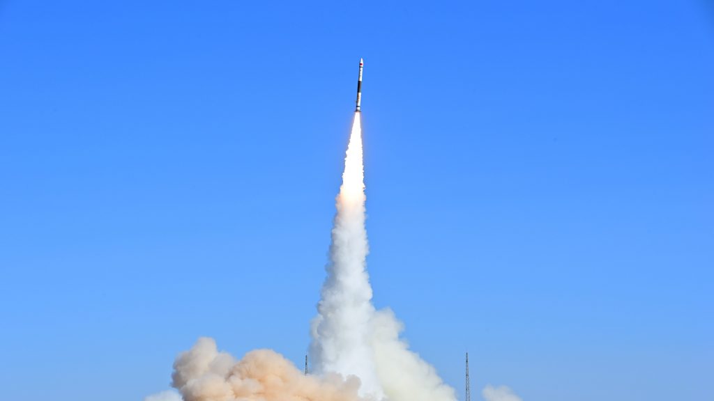 中国成功发射微厘空间一号S3/S4试验卫星