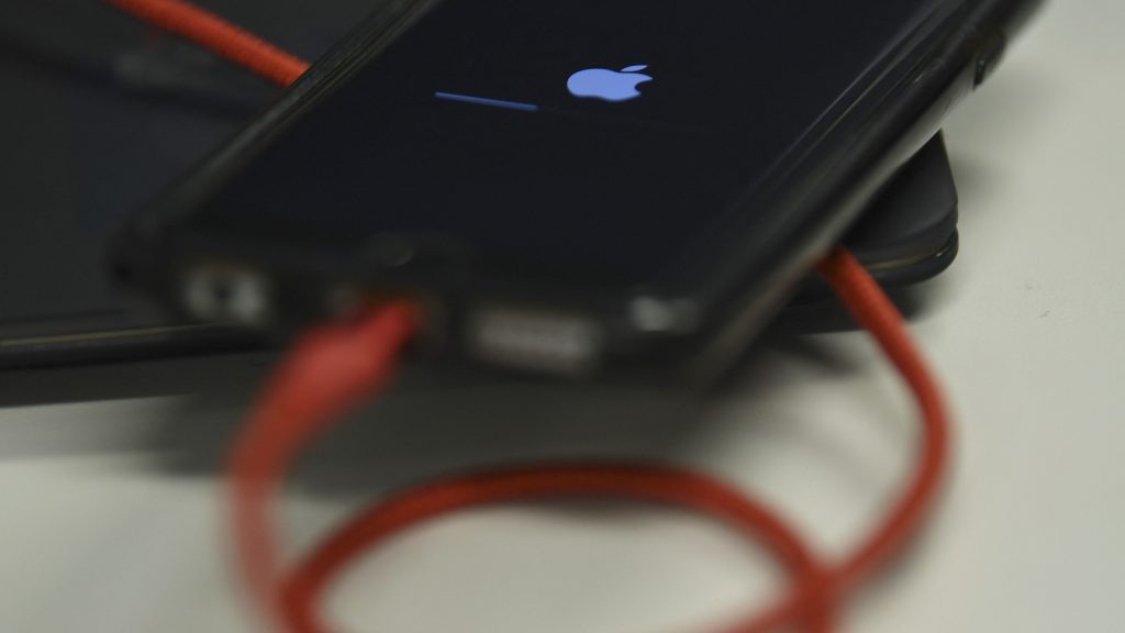 巴西禁止卖iPhone不附充电器  苹果要上诉