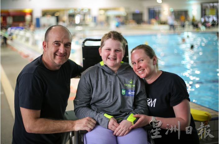 暖势力 团体办游泳训练营　助残疾人士重拾自信