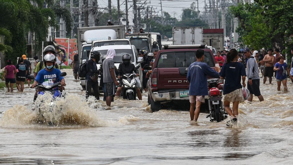 视频 | 台风奥鹿酿菲律宾8死 越南严阵以待呼吁居民撤离
